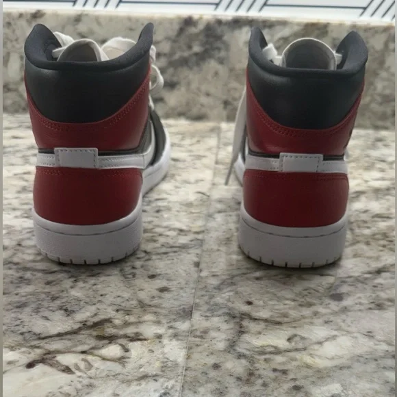 Air Jordan 1 Mid Black White Noble Red
BQ6472 016 Women's size 7.5 EUC - Picture 4 of 13